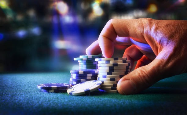 dultoto mobile app interface showing Liga 1 football markets and live casino tables
